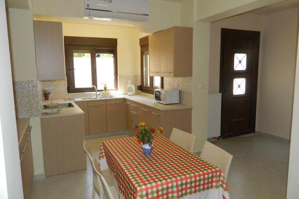 Fiore Di Rodi - Private Pool, Jacuzzi And Barbecue Ialysos  Exterior photo